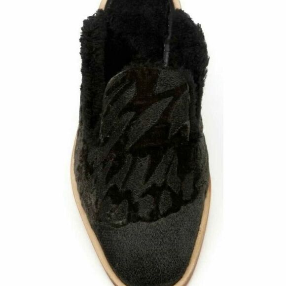 Free people fur fluffy slides size 39 /fits like 8.5 - Picture 3 of 7